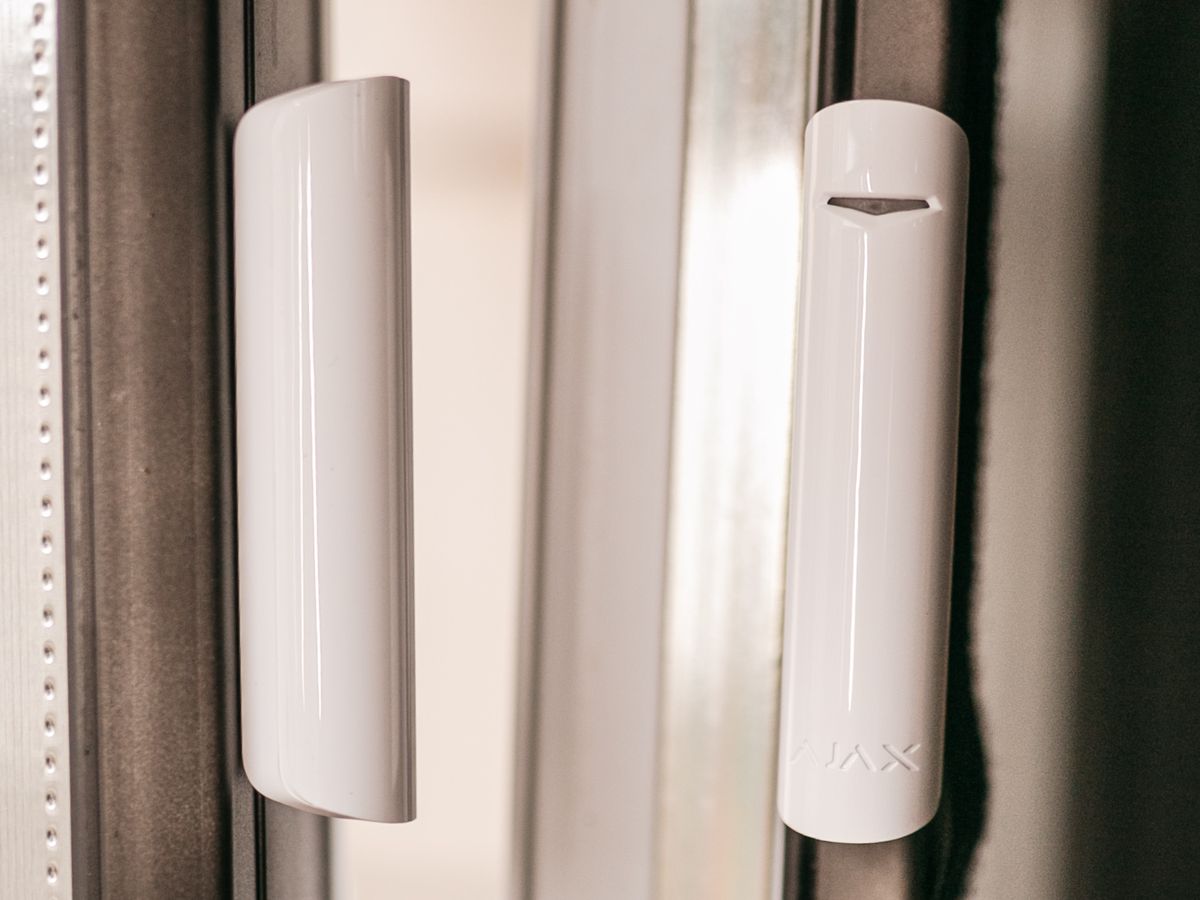 Fensterkontakt montiert